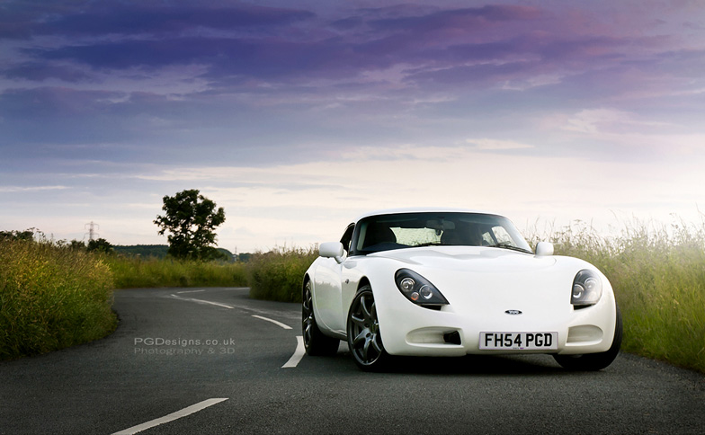Automotive-TVR-T350-country-road